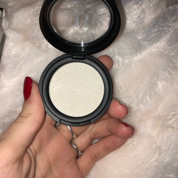 2 Kat Von D eyeshadows/ highlighters - Picture 4 of 6